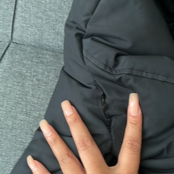 Mackage size small used 🖤🖤 needs minor repair and refresh greatly priced - Picture 3 of 12